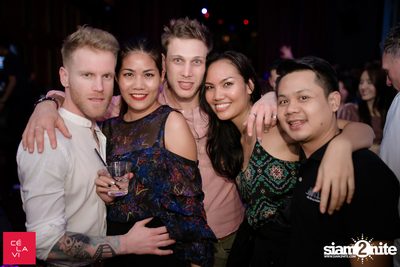 Flash Fridays Resident DJ Launch Party กับ Knatz ที่ เซ ลา วี — photo 125