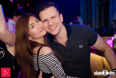 Flash Fridays Resident DJ Launch Party กับ Knatz ที่ เซ ลา วี — photo 126