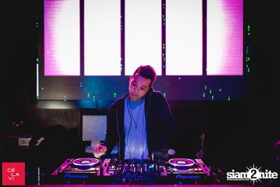 Supersonic Saturdays กับ DJ Groove ที่ เซ ลา วี — photo 12