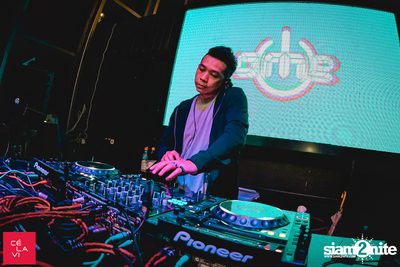 Supersonic Saturdays กับ DJ Groove ที่ เซ ลา วี — photo 16
