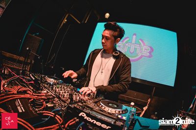 Supersonic Saturdays กับ DJ Groove ที่ เซ ลา วี — photo 17