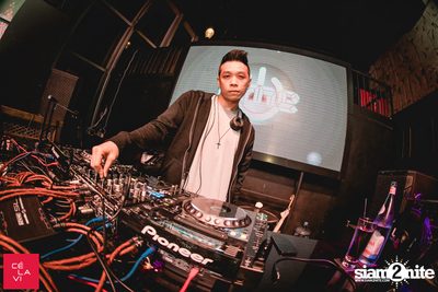 Supersonic Saturdays กับ DJ Groove ที่ เซ ลา วี — photo 19