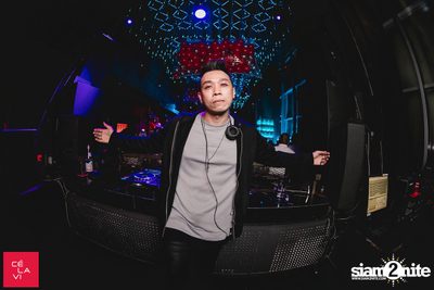 Supersonic Saturdays กับ DJ Groove ที่ เซ ลา วี — photo 56