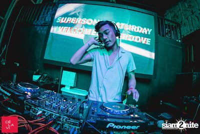 Supersonic Saturdays กับ DJ Groove ที่ เซ ลา วี — photo 77