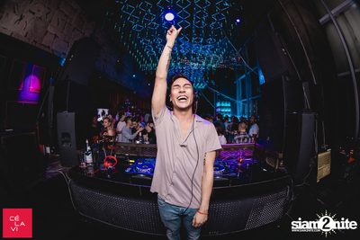Supersonic Saturdays กับ DJ Groove ที่ เซ ลา วี — photo 81