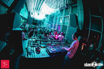 Supersonic Saturdays กับ DJ Groove ที่ เซ ลา วี — photo 88