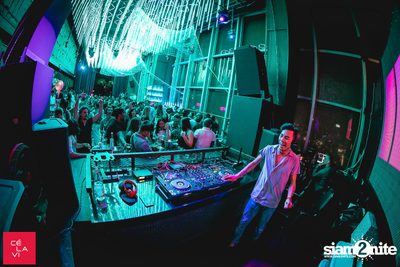 Supersonic Saturdays กับ DJ Groove ที่ เซ ลา วี — photo 89