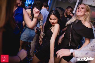Supersonic Saturdays กับ DJ Groove ที่ เซ ลา วี — photo 92