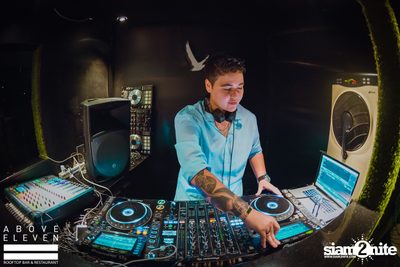 The Bali Connection: Classique Laaura ที่ อะโบฟ อีเลเว่น — photo 4