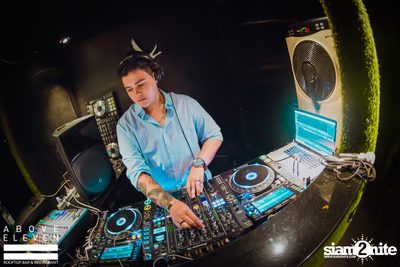 The Bali Connection: Classique Laaura ที่ อะโบฟ อีเลเว่น — photo 34