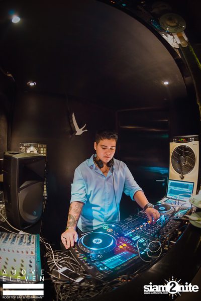The Bali Connection: Classique Laaura ที่ อะโบฟ อีเลเว่น — photo 125