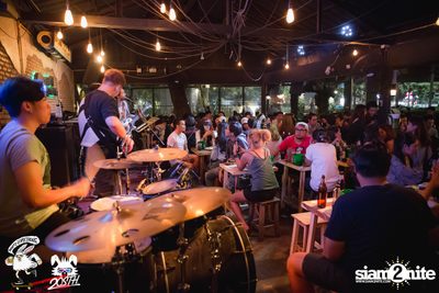 Friday Live at 20Something Bar — photo 146