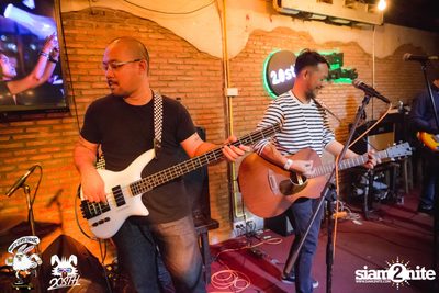 Friday Live at 20Something Bar — photo 177