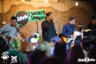 Friday Live at 20Something Bar — photo 58