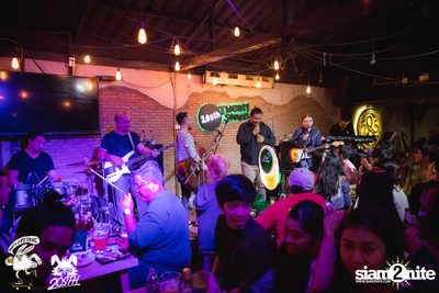 Friday Live at 20Something Bar — photo 213