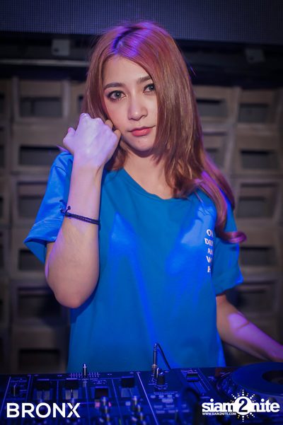 Zeal ที่ บรองซ์ — photo 130