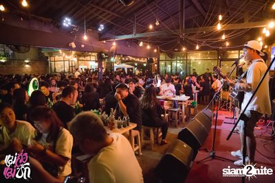 Single Party at 20Something Bar — photo 9