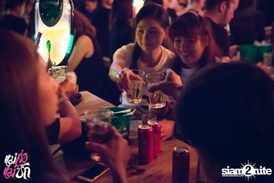 Single Party at 20Something Bar — photo 10