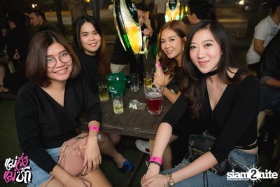 Single Party at 20Something Bar — photo 11