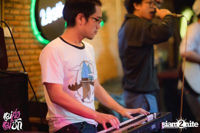 Single Party at 20Something Bar — photo 14