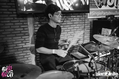 Single Party at 20Something Bar — photo 33