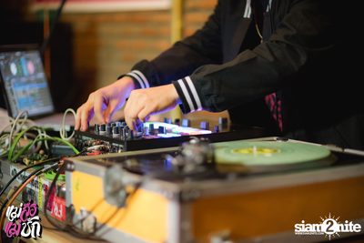 Single Party at 20Something Bar — photo 80