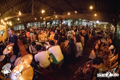 Max Jenmana at 20Something Bar — photo 4