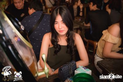Max Jenmana at 20Something Bar — photo 5