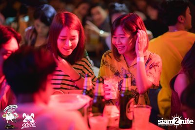 Max Jenmana at 20Something Bar — photo 23