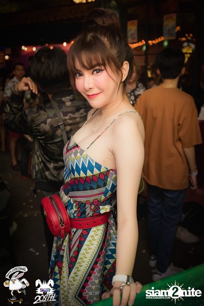 Max Jenmana at 20Something Bar — photo 41