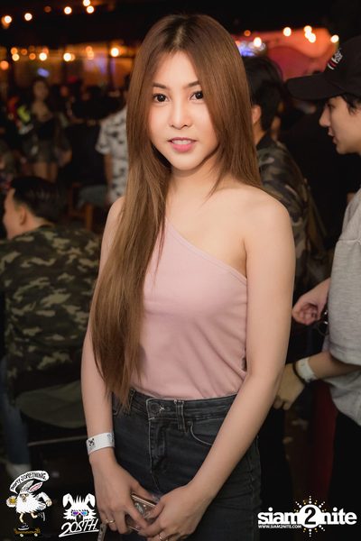 Max Jenmana at 20Something Bar — photo 42