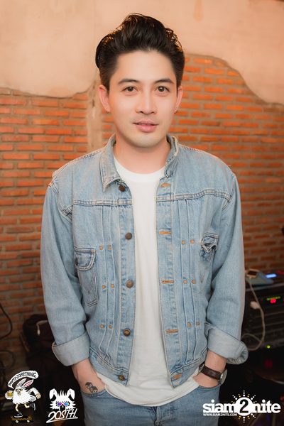 Max Jenmana at 20Something Bar — photo 55