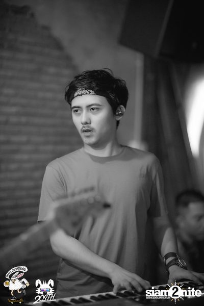 Max Jenmana at 20Something Bar — photo 60
