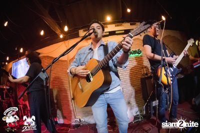 Max Jenmana at 20Something Bar — photo 73