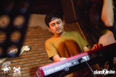 Max Jenmana at 20Something Bar — photo 74