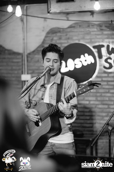 Max Jenmana at 20Something Bar — photo 81