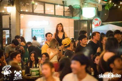 Max Jenmana at 20Something Bar — photo 119