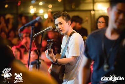 Max Jenmana at 20Something Bar — photo 129