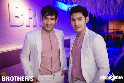 White Valentines ที่ บราเธอร์ บาร์ แอนด์ เรสเตอร์รองท์ — photo 36