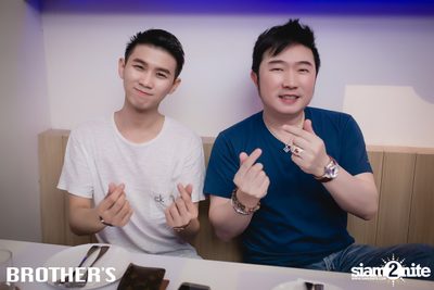 White Valentines ที่ บราเธอร์ บาร์ แอนด์ เรสเตอร์รองท์ — photo 76
