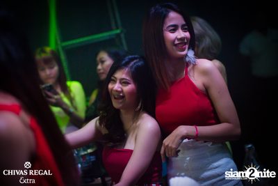 Ae Jirakorn ที่ ดิฟเฟอร์ ผับ พัทยา — photo 42