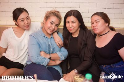 Ka Kee Nung Dance Party ที่ ที่ บราเธอร์ บาร์ แอนด์ เรสเตอร์รองท์ — photo 11
