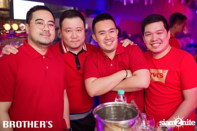 Ka Kee Nung Dance Party ที่ ที่ บราเธอร์ บาร์ แอนด์ เรสเตอร์รองท์ — photo 23