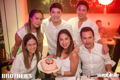 Ka Kee Nung Dance Party ที่ ที่ บราเธอร์ บาร์ แอนด์ เรสเตอร์รองท์ — photo 39