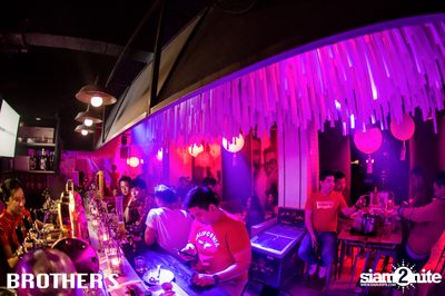Ka Kee Nung Dance Party ที่ ที่ บราเธอร์ บาร์ แอนด์ เรสเตอร์รองท์ — photo 59