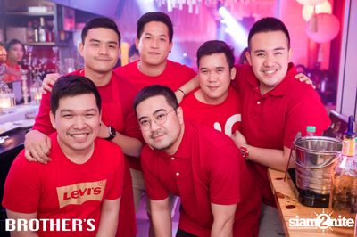 Ka Kee Nung Dance Party ที่ ที่ บราเธอร์ บาร์ แอนด์ เรสเตอร์รองท์ — photo 60