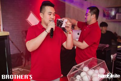 Ka Kee Nung Dance Party ที่ ที่ บราเธอร์ บาร์ แอนด์ เรสเตอร์รองท์ — photo 102