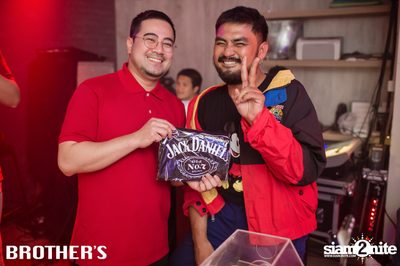Ka Kee Nung Dance Party ที่ ที่ บราเธอร์ บาร์ แอนด์ เรสเตอร์รองท์ — photo 104