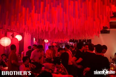 Ka Kee Nung Dance Party ที่ ที่ บราเธอร์ บาร์ แอนด์ เรสเตอร์รองท์ — photo 108
