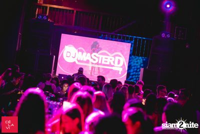 DJ Pump x Crush Wednesdays ที่ เซ ลา วี — photo 22